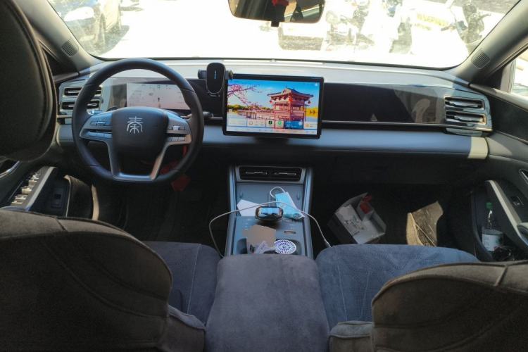 Used BYD Qin L 2025 DM-i Smart Drive 80KM Leading Model Center Console