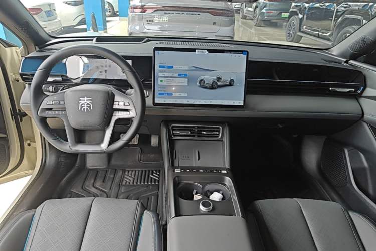 Used BYD Qin L 2025 EV 545KM Cloud Suspension Edition Center Console