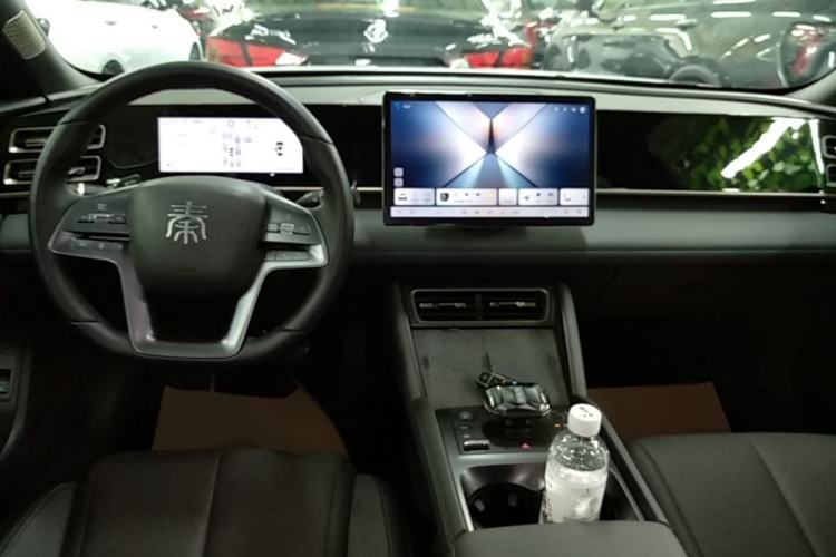 Used BYD Qin L 2025 DM-i Smart Drive 120KM Superior Model Center Console
