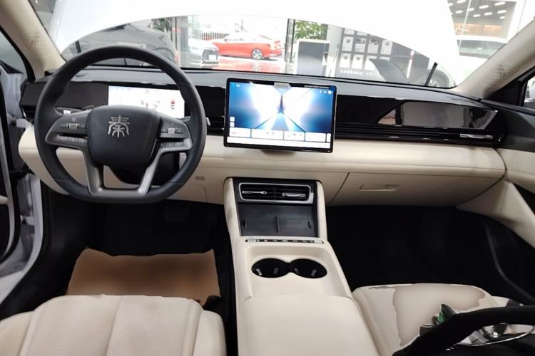Used BYD Qin L 2025 EV 545KM Beyond Version Center Console