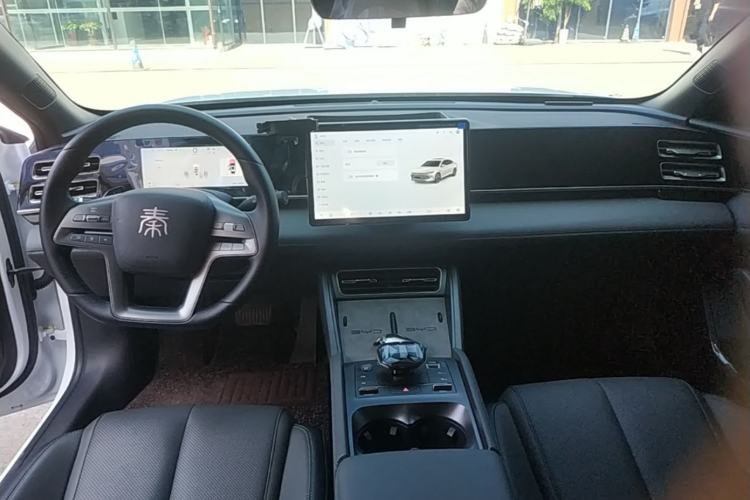 Used BYD Qin L 2025 DM-i Smart Drive 80KM Leading Model Center Console