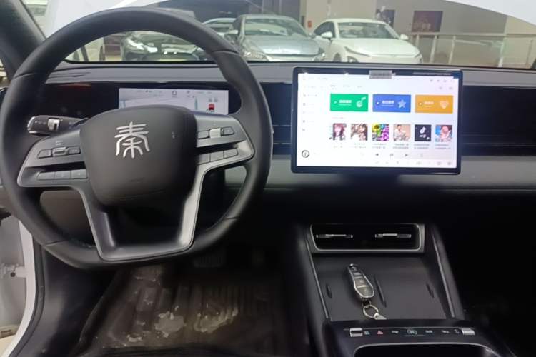 Used BYD Qin L 2025 EV 545KM Beyond Version Center Console