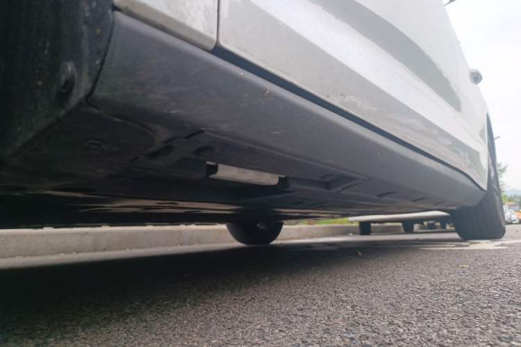 Used BYD Qin L 2025 DM-i Smart Drive 80KM Leading Model Chassis Front Left