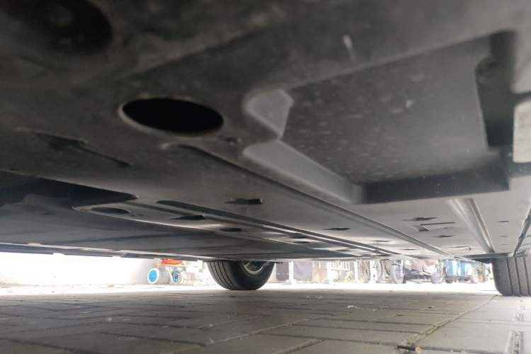 Used BYD Qin L 2025 DM-i Smart Drive 80KM Leading Model Chassis Front Left
