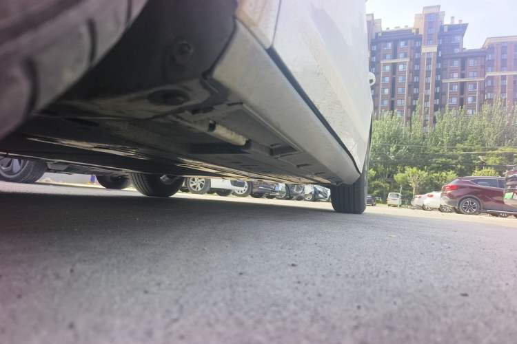 Used BYD Qin L 2025 DM-i Smart Drive 80KM Leading Model Chassis Front Left