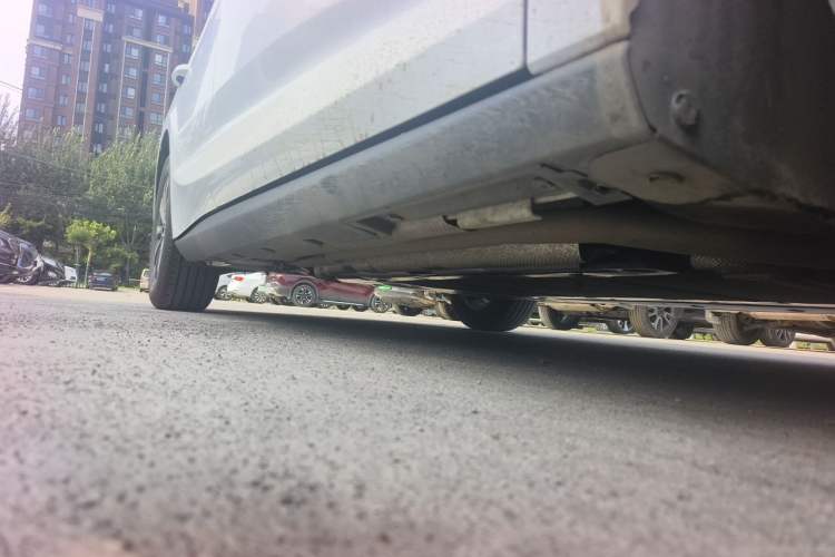 Used BYD Qin L 2025 DM-i Smart Drive 80KM Leading Model Chassis Front Right