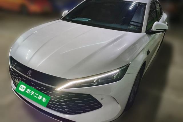 Ojetý BYD Qin L 2025 DM-i Smart Drive 80KM Leading Model