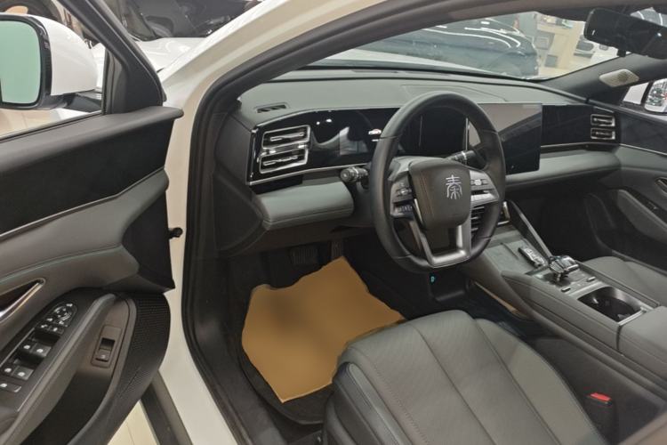Used BYD Qin L 2025 DM-i Smart Drive 120KM Superior Model Driver Seat