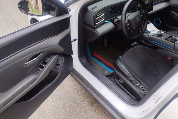 Used BYD Qin L 2025 DM-i Smart Drive 120KM Leading Model Driver Seat