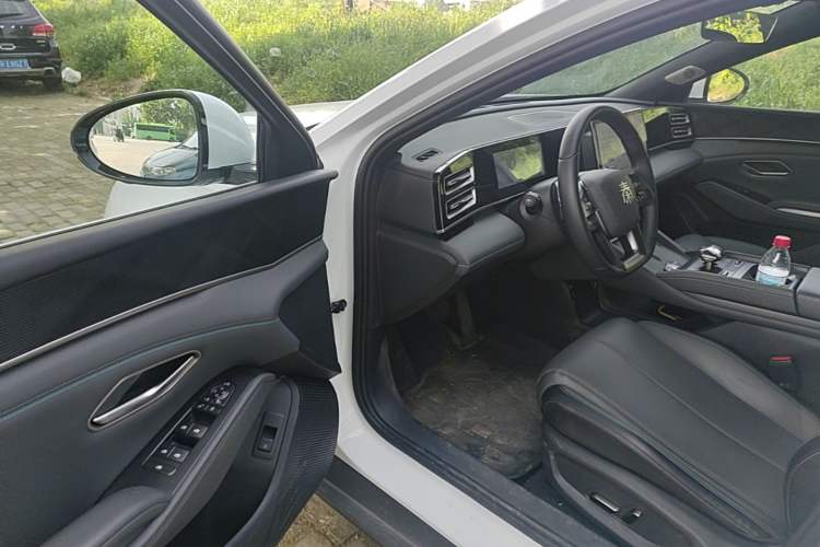 Used BYD Qin L 2025 DM-i Smart Drive 120KM Superior Model Driver Seat