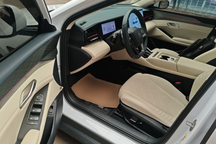 Used BYD Qin L 2025 EV 545KM Excellence Edition Driver Seat