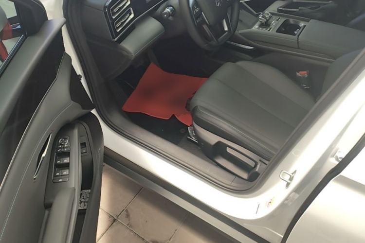 Used BYD Qin L 2025 DM-i Smart Drive 80KM Leading Model Driver Seat