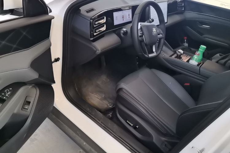 Used BYD Qin L 2025 DM-i Smart Drive 120KM Superior Model Driver Seat