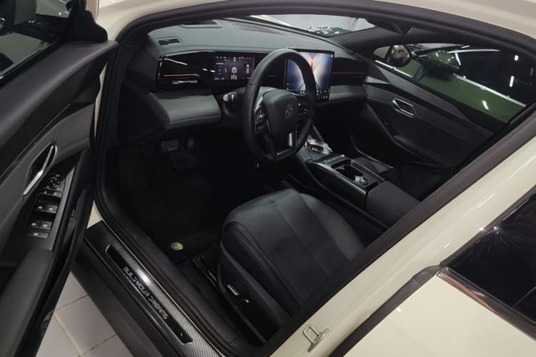 Used BYD Qin L 2025 EV 545KM Excellence Edition Driver Seat