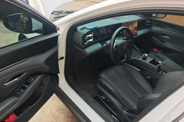 Used BYD Qin L 2025 DM-i Smart Drive 80KM Superior Model Driver Seat