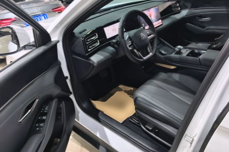 Used BYD Qin L 2025 DM-i Smart Drive 120KM Superior Model Driver Seat