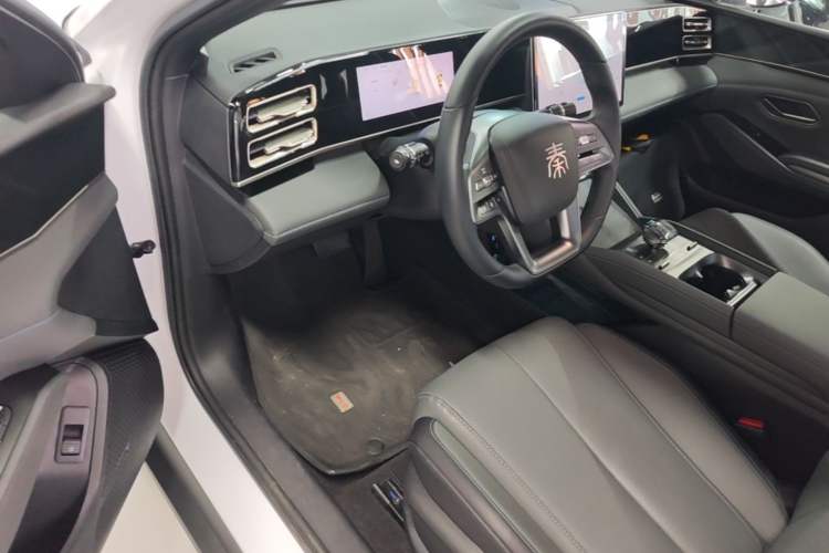 Used BYD Qin L 2025 DM-i Smart Drive 120KM Superior Model Driver Seat