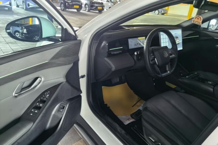 Used BYD Qin L 2025 EV 545KM Beyond Version Driver Seat
