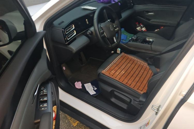 Used BYD Qin L 2025 DM-i Smart Drive 80KM Leading Model Driver Seat
