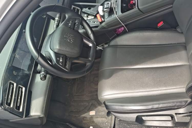 Used BYD Qin L 2025 DM-i Smart Drive 80KM Leading Model Driver Seat