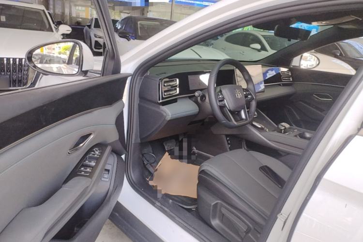 Used BYD Qin L 2025 DM-i Smart Drive 80KM Leading Model Driver Seat
