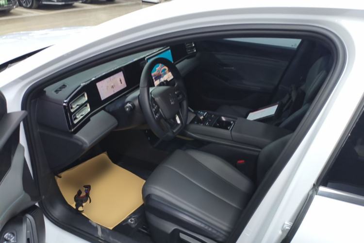Used BYD Qin L 2025 DM-i Smart Drive 80KM Leading Model Driver Seat