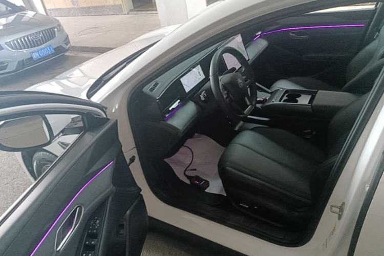 Used BYD Qin L 2025 EV 545KM Beyond Version Driver Seat