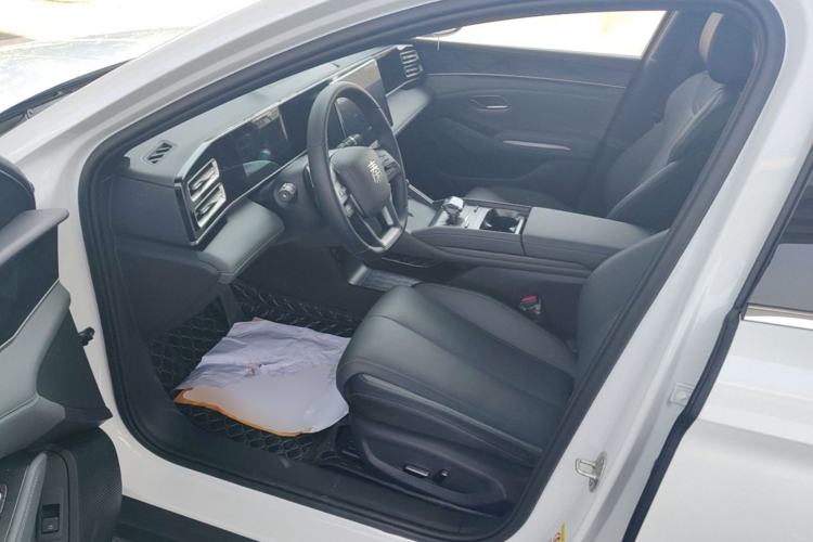 Used BYD Qin L 2025 DM-i Smart Drive 120KM Superior Model Driver Seat