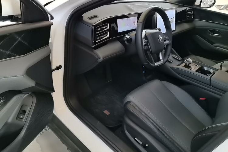 Used BYD Qin L 2025 DM-i Smart Drive 120KM Superior Model Driver Seat
