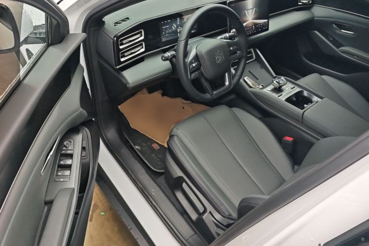Used BYD Qin L 2025 DM-i Smart Drive 80KM Leading Model Driver Seat