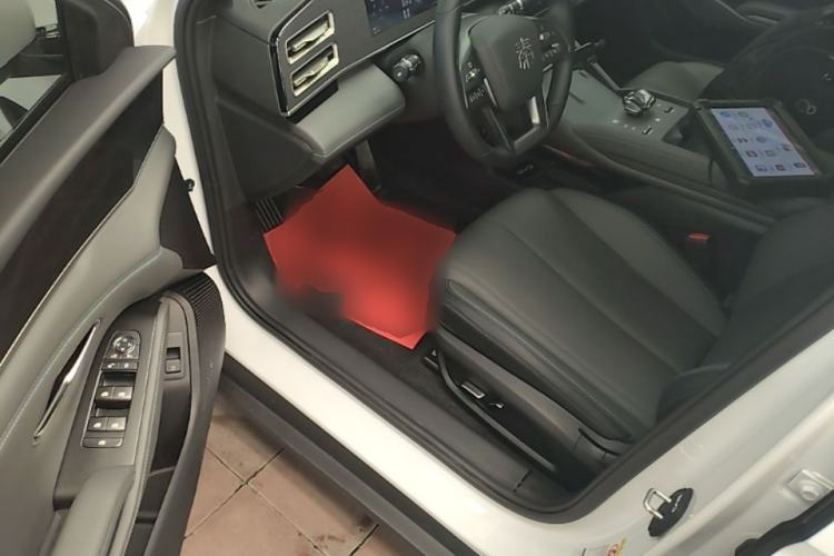 Used BYD Qin L 2025 DM-i Smart Drive 120KM Leading Model Driver Seat