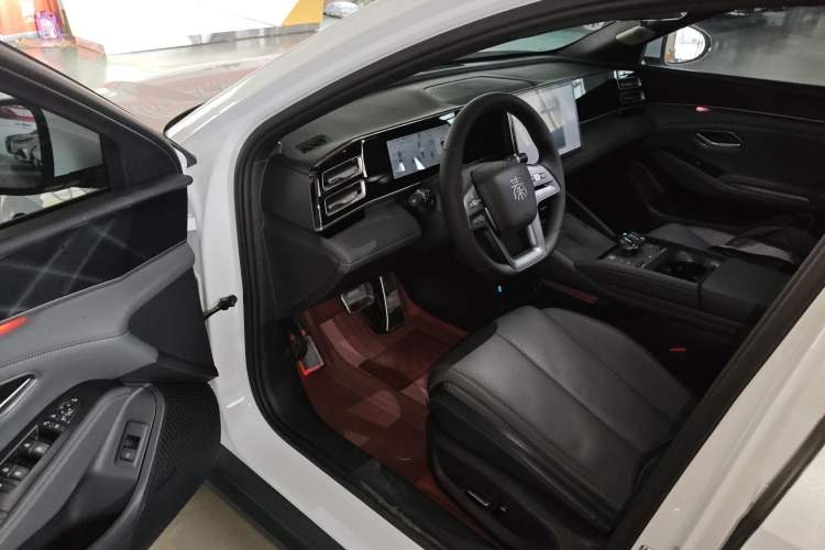 Used BYD Qin L 2025 DM-i Smart Drive 120KM Superior Model Driver Seat