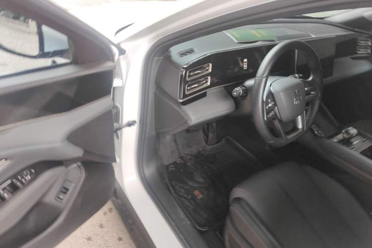 Used BYD Qin L 2025 DM-i Smart Drive 120KM Superior Model Driver Seat