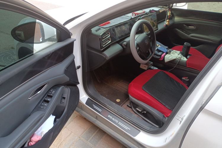 Used BYD Qin L 2025 DM-i Smart Drive 120KM Leading Model Driver Seat