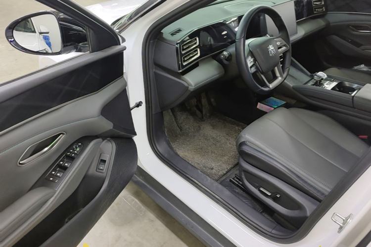 Used BYD Qin L 2025 DM-i Smart Drive 120KM Superior Model Driver Seat
