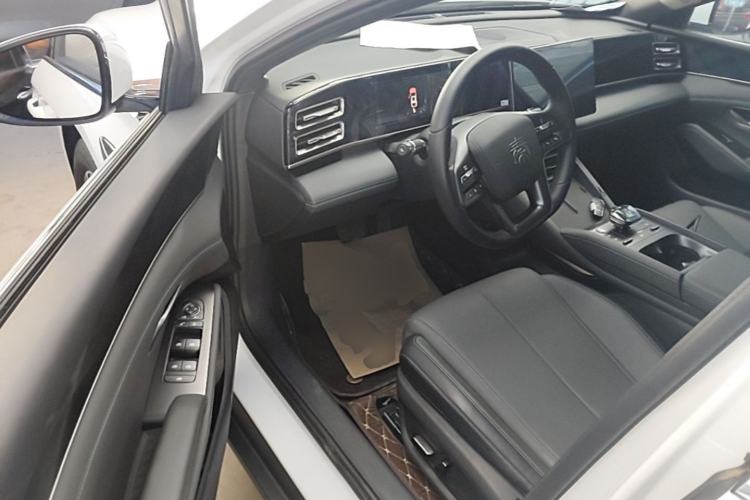 Used BYD Qin L 2025 DM-i Smart Drive 120KM Leading Model Driver Seat