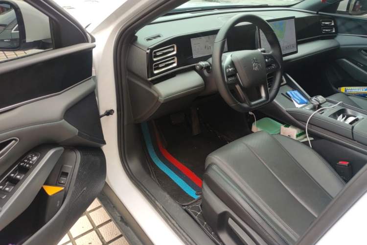 Used BYD Qin L 2025 DM-i Smart Drive 80KM Leading Model Driver Seat