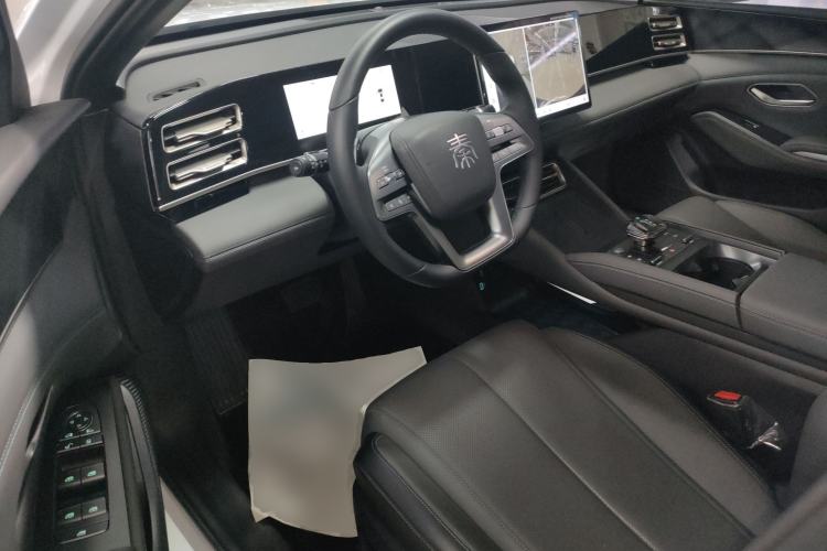 Used BYD Qin L 2025 DM-i Smart Drive 120KM Leading Model Driver Seat