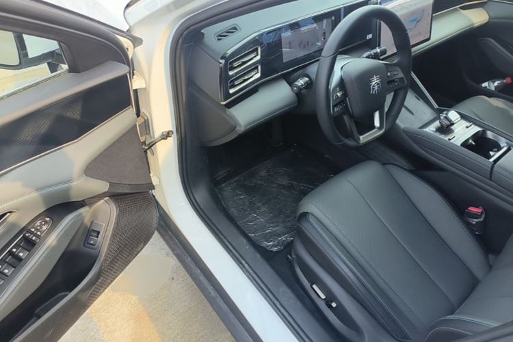Used BYD Qin L 2025 DM-i Smart Drive 120KM Superior Model Driver Seat