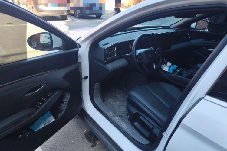 Used BYD Qin L 2025 DM-i Smart Drive 80KM Leading Model Driver Seat