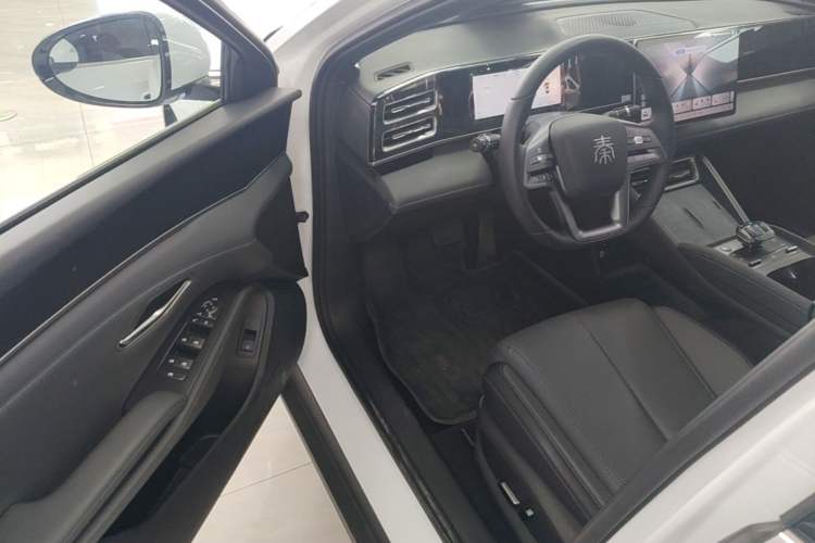 Used BYD Qin L 2025 DM-i Smart Drive 120KM Superior Model Driver Seat