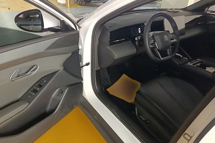 Used BYD Qin L 2025 EV 545KM Beyond Version Driver Seat