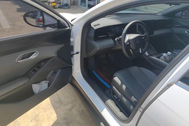 Used BYD Qin L 2025 EV 470KM Leading Edition Driver Seat