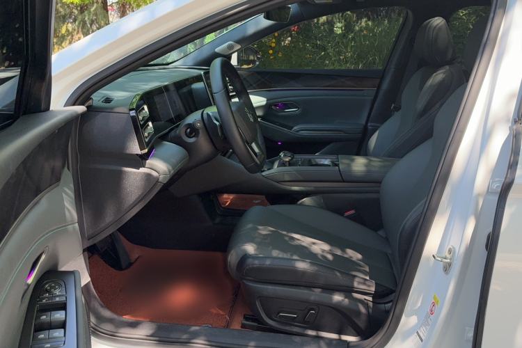 Used BYD Qin L 2025 DM-i Smart Drive 120KM Leading Model Driver Seat