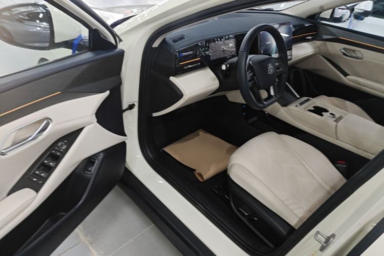 Used BYD Qin L 2025 EV 545KM Excellence Edition Driver Seat