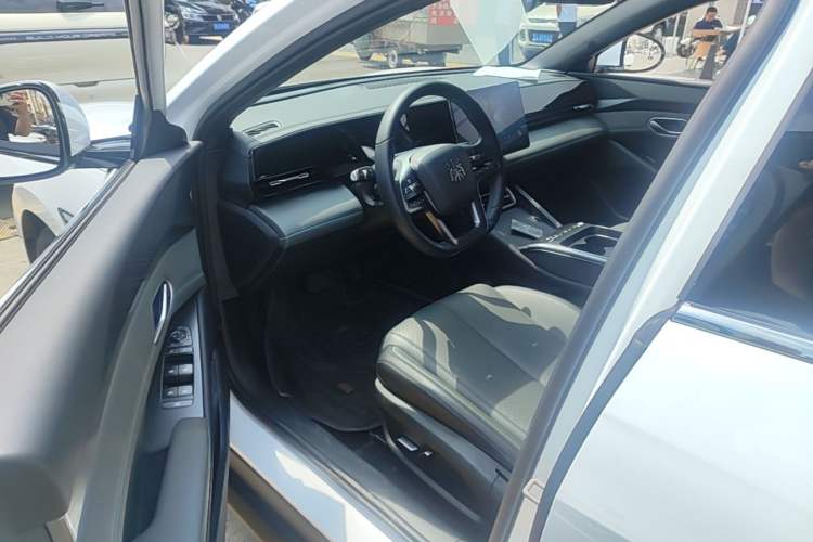 Used BYD Qin L 2025 EV 545KM Beyond Version Driver Seat