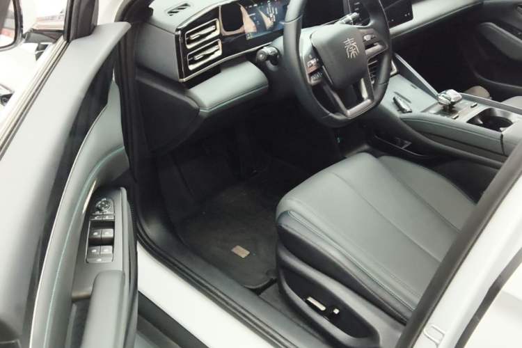 Used BYD Qin L 2025 DM-i Smart Drive 120KM Superior Model Driver Seat