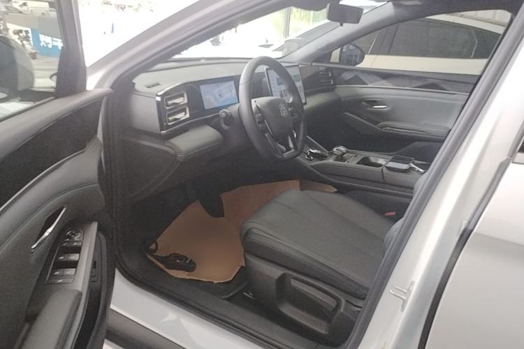 Used BYD Qin L 2025 DM-i Smart Drive 80KM Leading Model Driver Seat