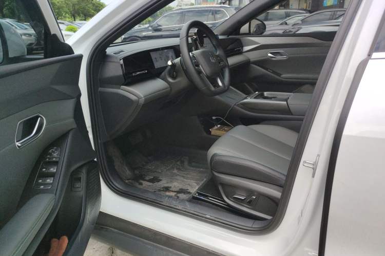 Used BYD Qin L 2025 EV 545KM Beyond Version Driver Seat