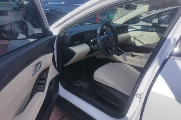 Used BYD Qin L 2025 EV 545KM Beyond Version Driver Seat